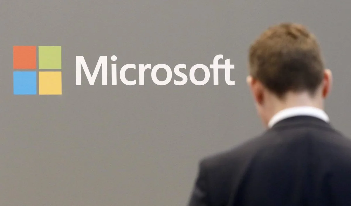 Microsoft estudia usar energía nuclear para desarrollar centro de IA, según el WSJ
