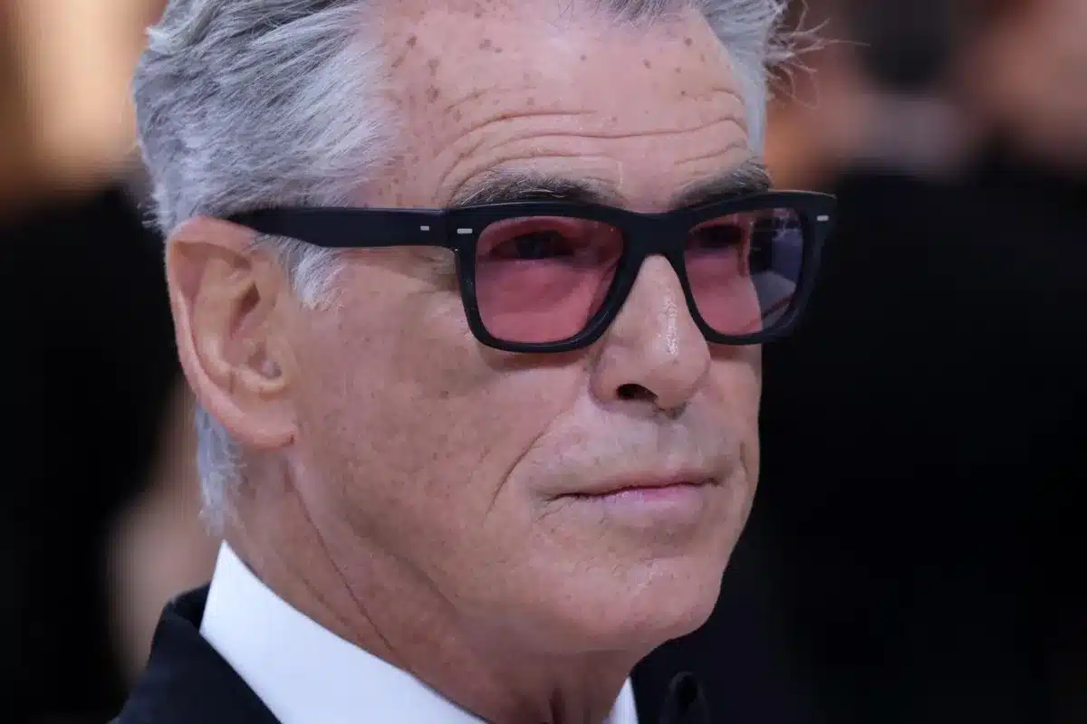 Pierce Brosnan es acusado de pasear por zonas termales prohibidas de Yellowstone