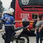 Un bus de TransMilenio atropella y mata a un peatón en la calle 13 de Bogotá