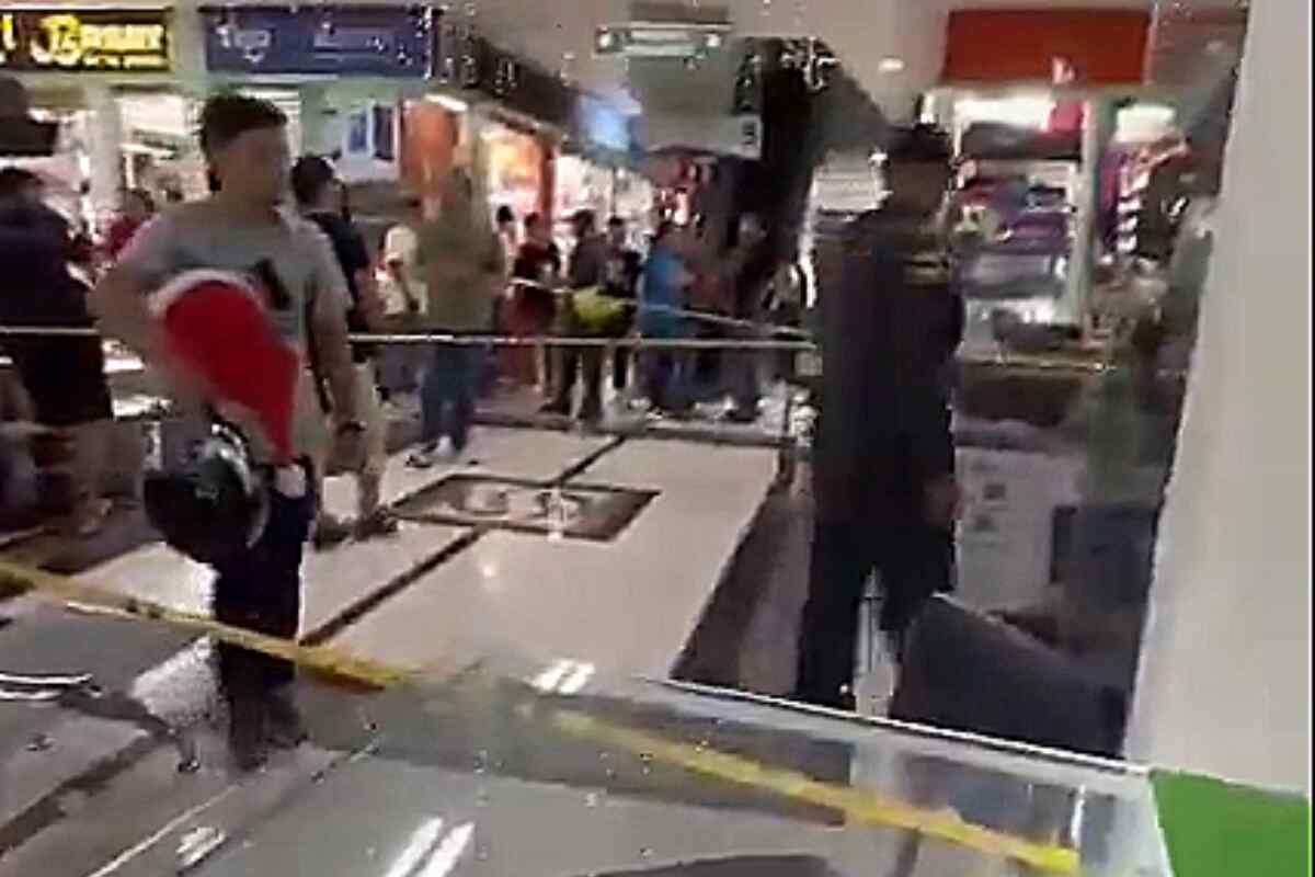 Sicarios ingresan al centro comercial San Andresito del Sur y asesinan a un hombre