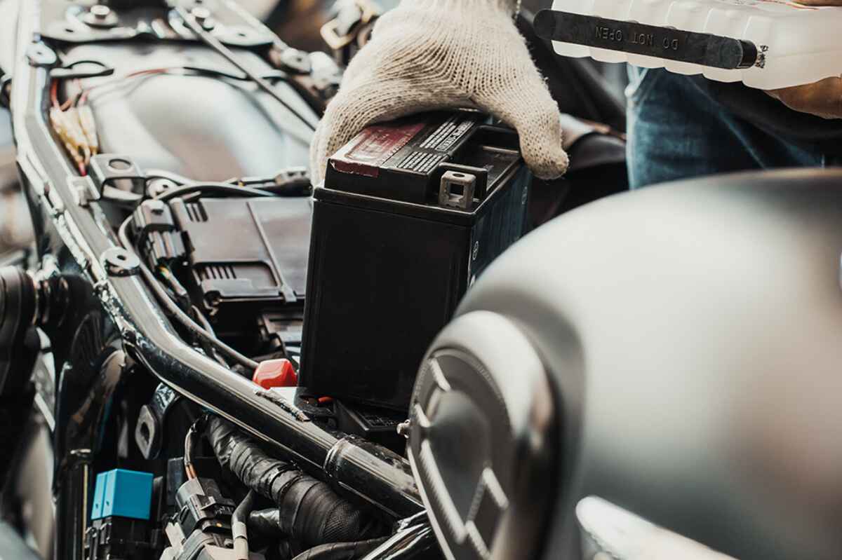 Todo lo que debes saber sobre la batería de tu moto: cuándo cambiarla, cómo cuidarla y qué tipo elegir