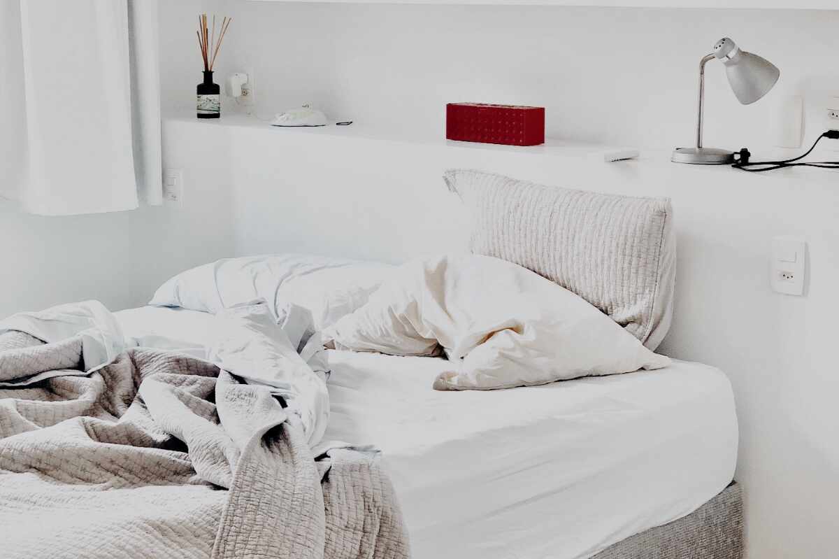 Lado izquierdo o lado derecho: ¿cómo influye el lado de la cama en el que duermes en tu personalidad y tu bienestar?
