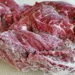 Descubre cómo descongelar carne rápidamente y sin riesgos