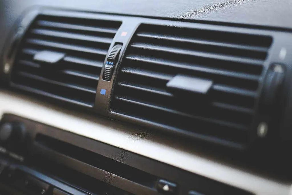 Cómo desinfectar los conductos de aire de tu vehículo en unos simples pasos