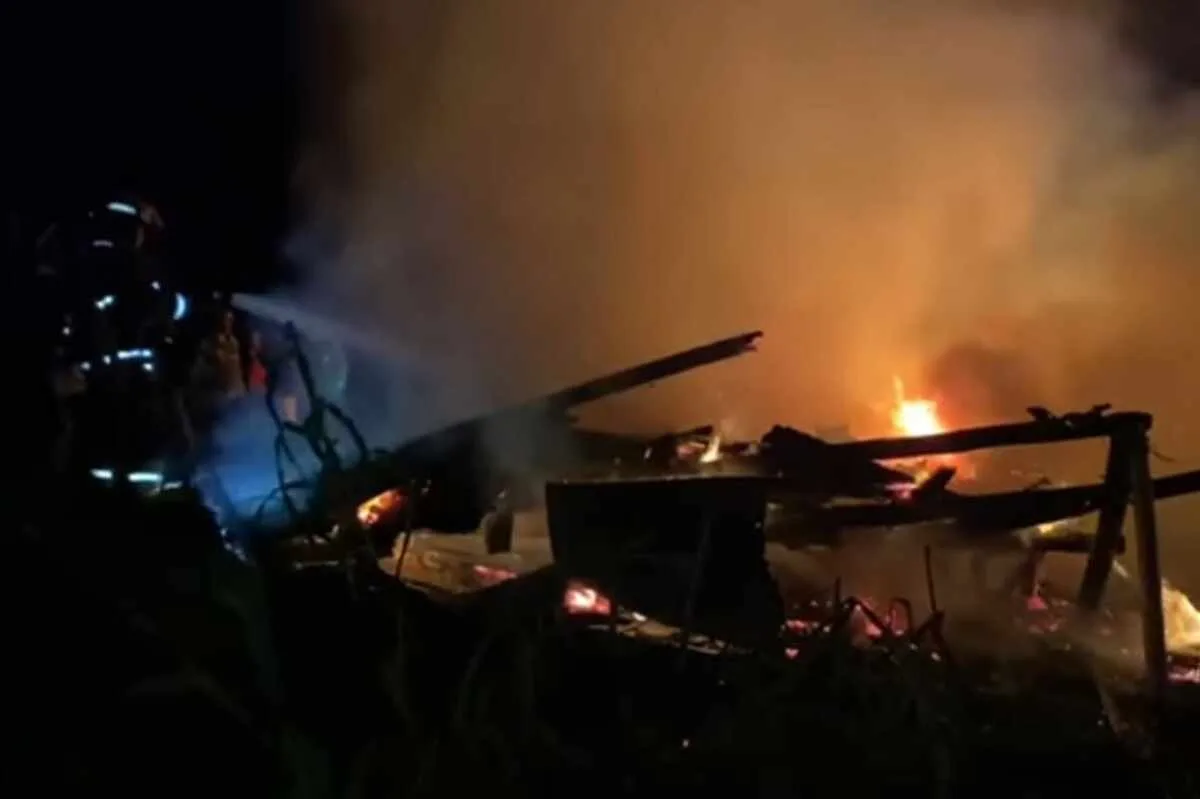 3 personas fallecen en incendio de tres viviendas en sector de Samaria, en Manizales