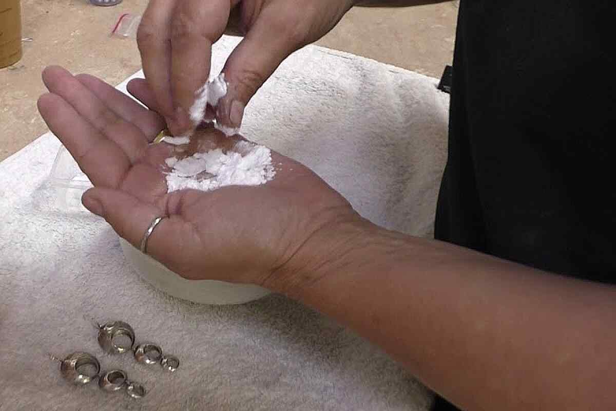 Limpia tus objetos de plata con bicarbonato de sodio