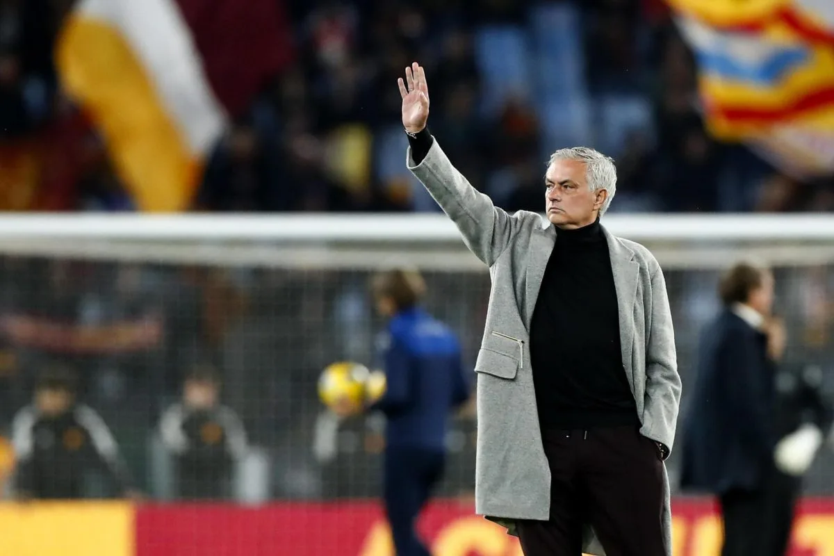 Arrivederci, Roma, Mourinho se despide y saca pecho de la Liga Conferencia