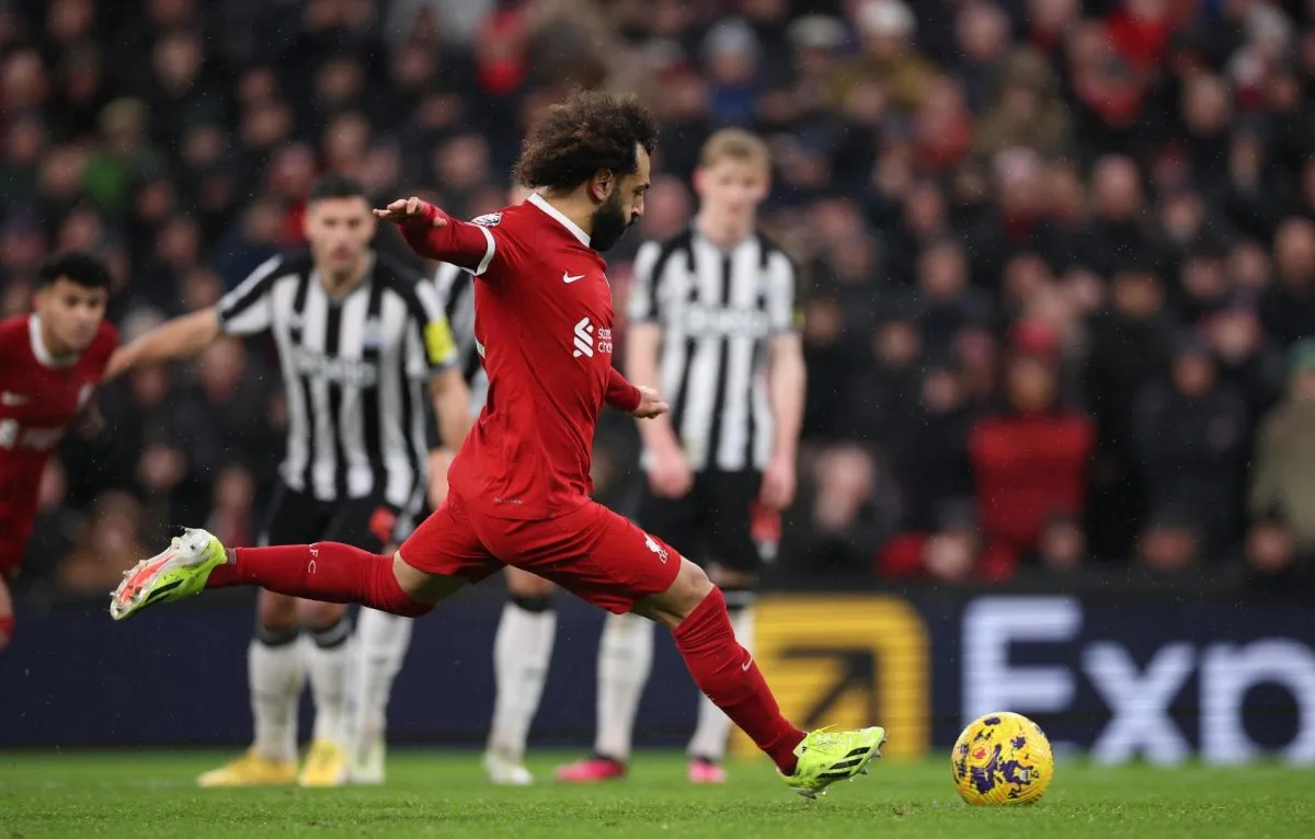 4-2. Salah deja al Liverpool líder