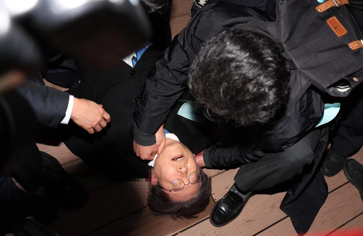 Apuñalado en el cuello el líder del principal partido de la oposición surcoreana