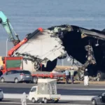 Continúan las cancelaciones de vuelos en el aeropuerto tokiota de Haneda por el accidente