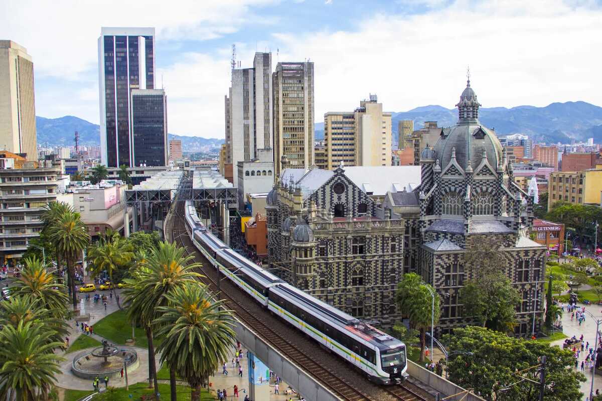 EE.UU. alerta de homicidios de extranjeros que usan aplicaciones de citas en Medellín