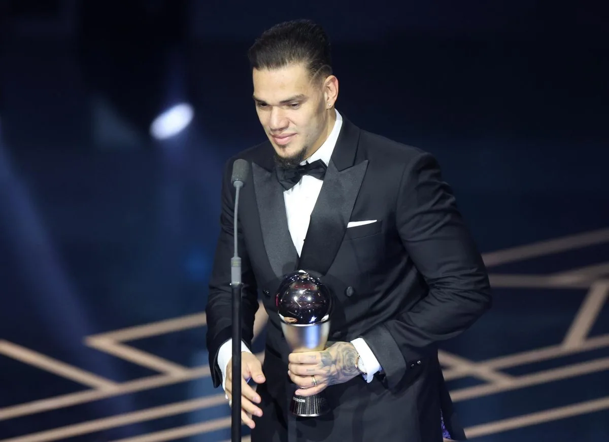 Ederson, mejor portero del año en los The Best