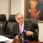 El ministro colombiano de Defensa concluye su participación en los diálogos con el ELN