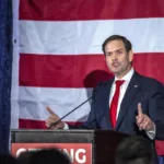 El senador de Florida Marco Rubio anuncia su apoyo a Trump