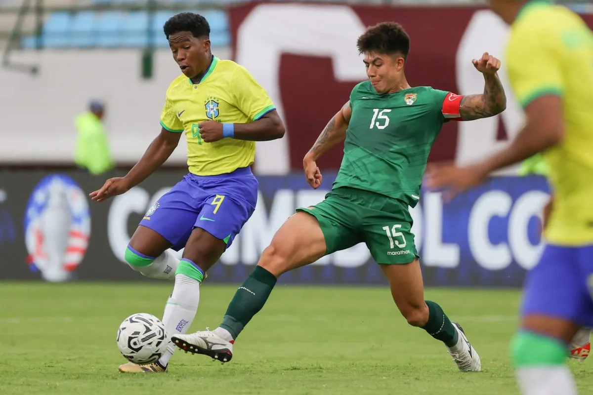 Endrick le da el triunfo a Brasil y Ecuador rescata empate ante Venezuela y sigue líder