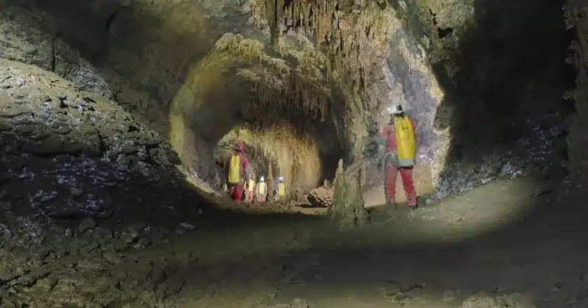 Espeleólogos logran conectar en Cantabria la cueva más larga de España, con 206 kilómetros