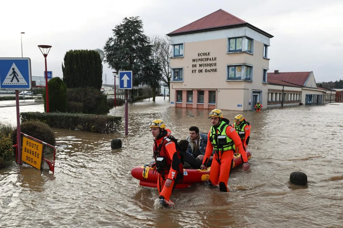 Hallan el cadáver de un hombre arrastrado por las inundaciones del norte de Francia