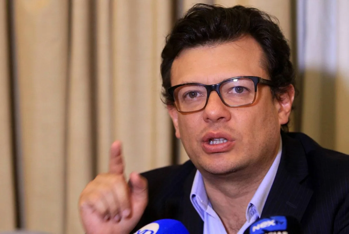 Hollman Morris, subgerente de la TV pública, de nuevo acorralado por denuncias de acoso