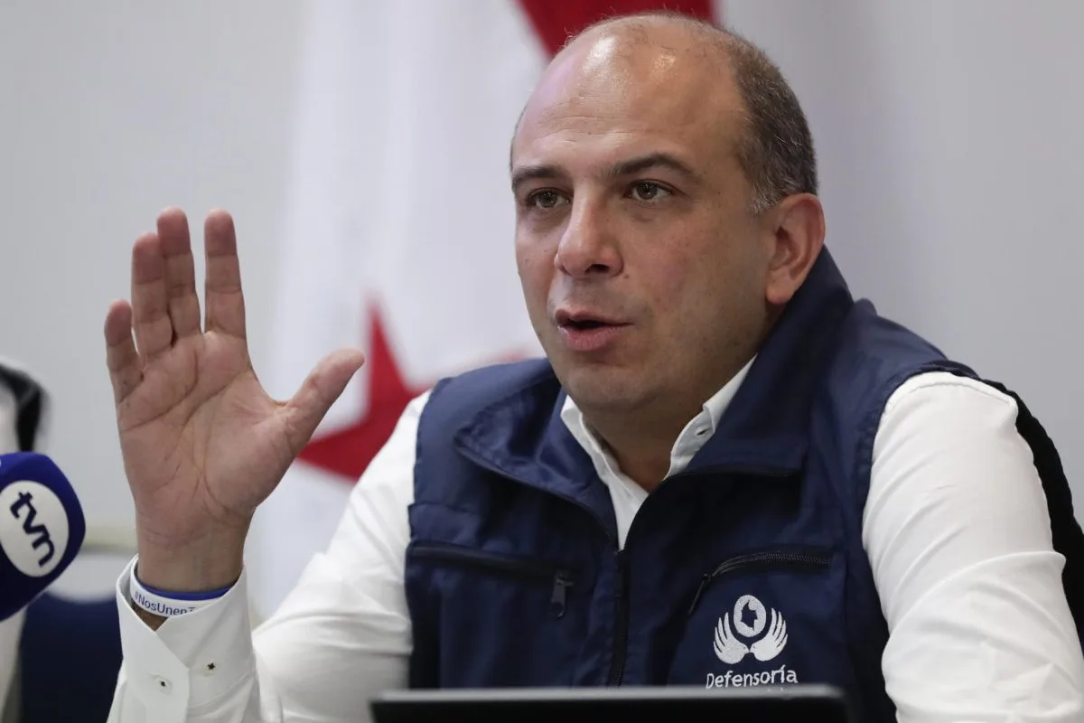 La defensoría del Pueblo de Colombia alerta que el Estado no debe financiar a grupos armados
