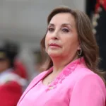 La presidenta de Perú es agredida y zarandeada durante una visita a la región de Ayacucho