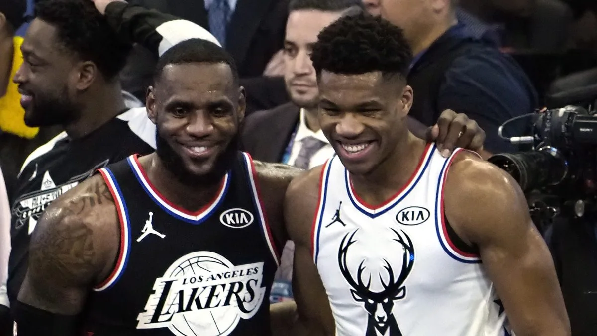LeBron James y Giannis Antetokounmpo lideran las votaciones de los fans para el All-Star