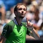 Medvedev y Tsitsipas, sin brillo a segunda ronda