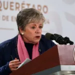 México afirma que la migración se ha reducido a la mitad tras su reunión con EEUU