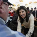Nikki Haley, tras el retiro de DeSantis: Solo quedamos un hombre y una mujer