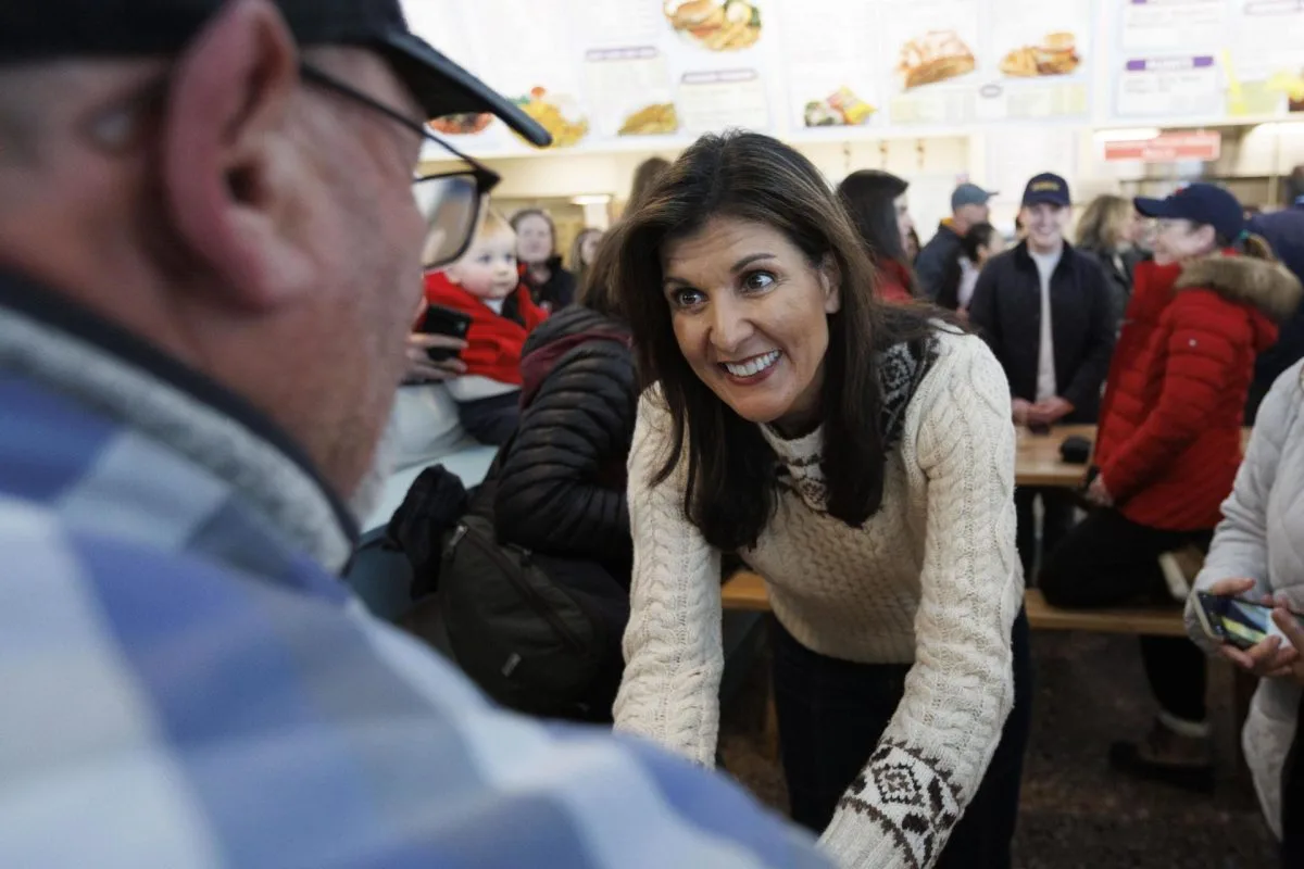 Nikki Haley, tras el retiro de DeSantis: Solo quedamos un hombre y una mujer