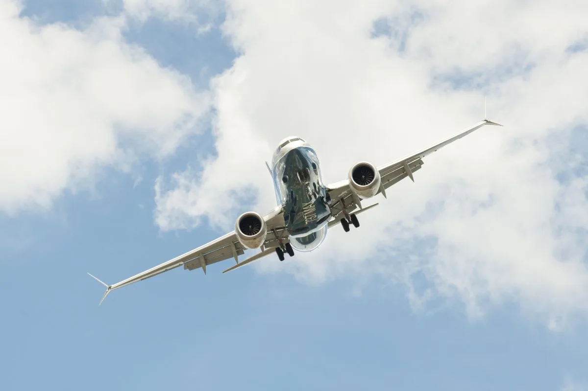 Un avión de pasajeros se estrella en el noreste de Afganistán