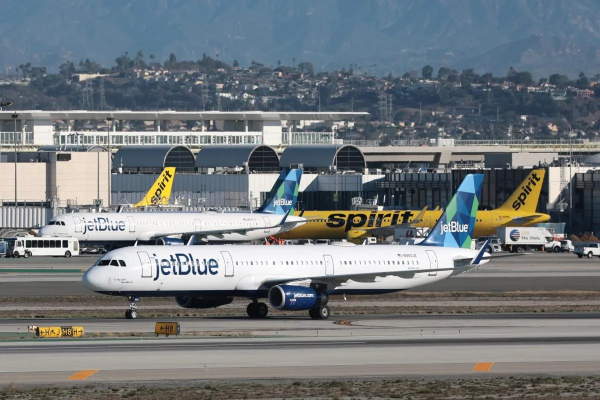 Un juez federal de EE.UU. bloquea la fusión de JetBlue con Spirit Airlines
