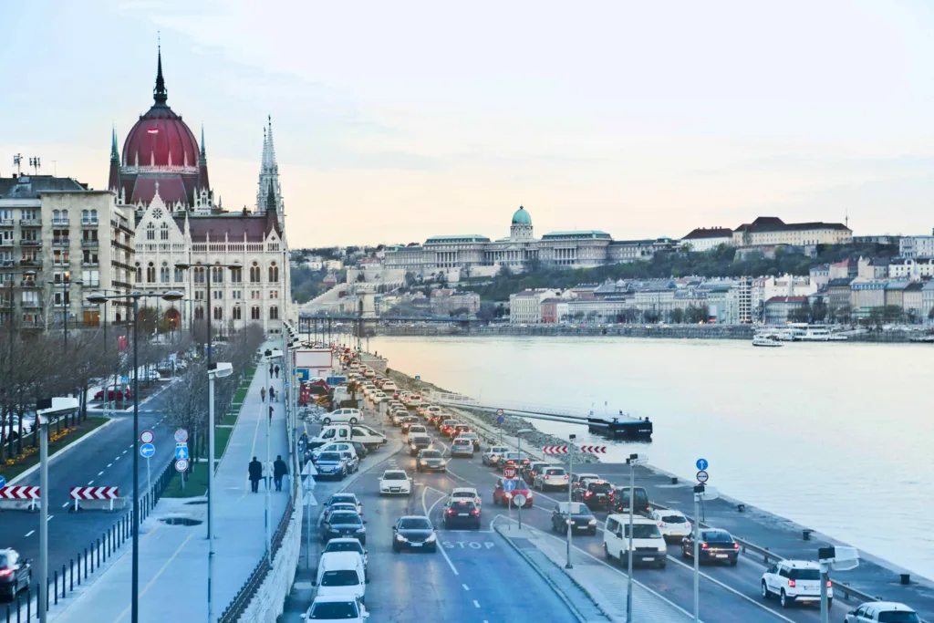 Budapest_hungría_ ¿Quieres viajar por Europa sin gastar mucho? Descubre estas 8 ciudades económicas y encantadoras