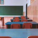 Después de las Vacaciones: Guía para Ayudar a tus Hijos en su Regreso a Clases-profesores-docentes