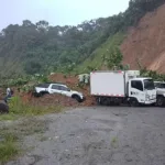 Derrumbes en la vía Quibdó-Medellín sepultan a 50 personas que esperaban la reapertura de la carretera-petro visita chocó