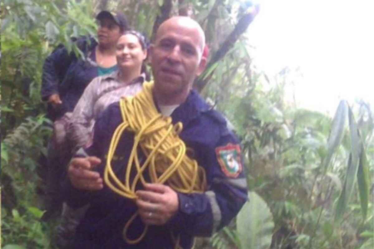 ¿Qué pasó con el excomandante de Bomberos de San Luis, Antioquia, que fue encontrado sin vida en su casa?