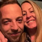 El cantante James Morrison halla a su esposa ahorcada en su casa