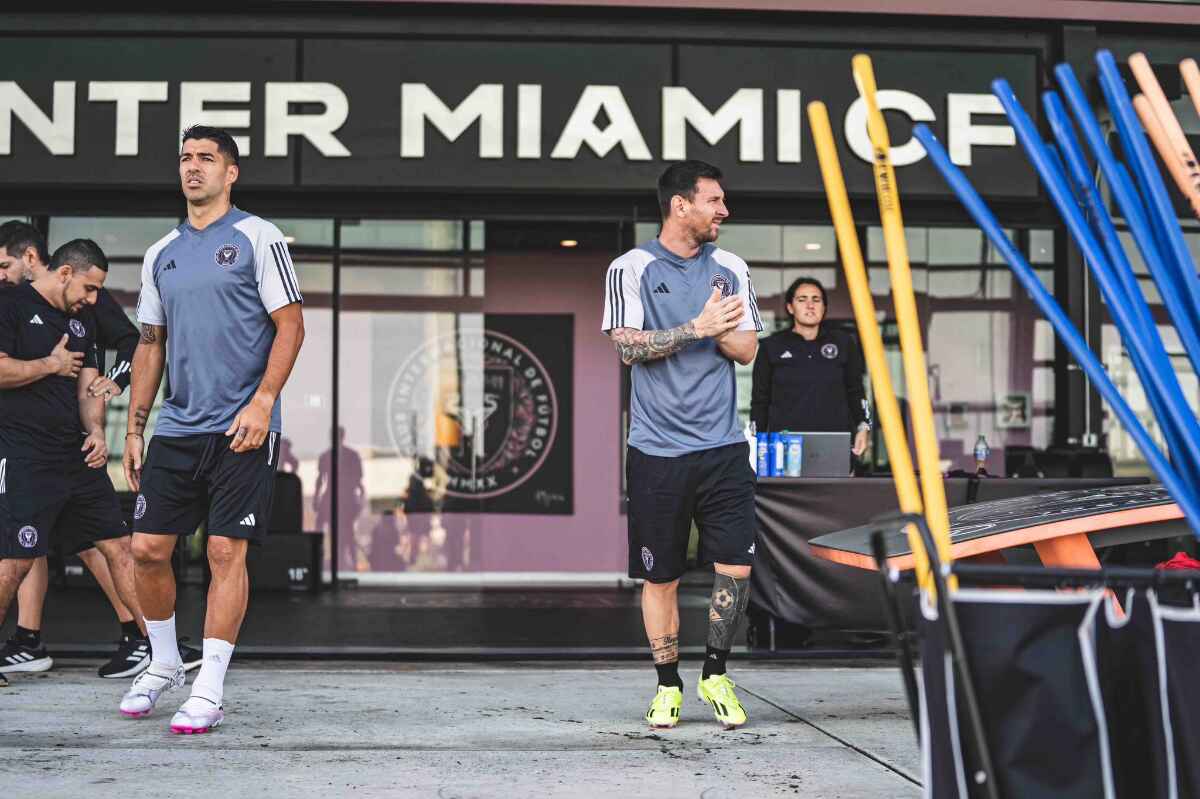 Lionel Messi junto a Luis Suárez, inter miami, primer entrenamiento de 2024