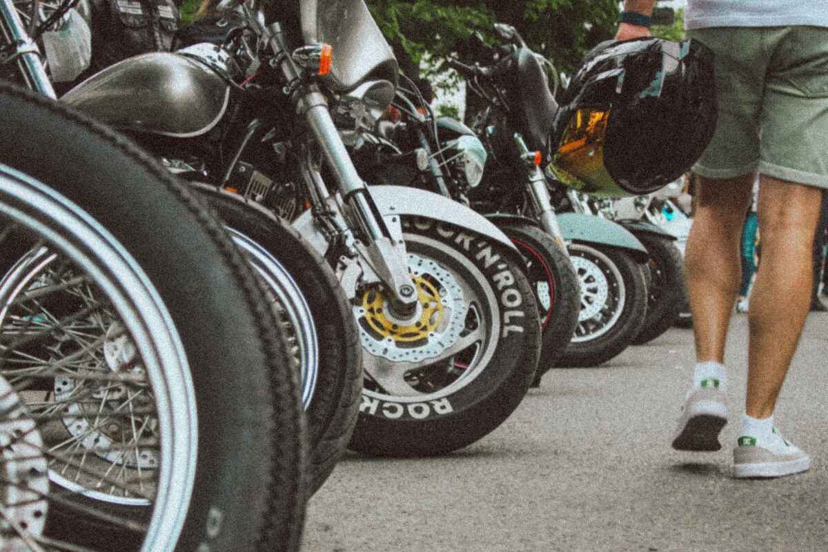 ¿Cuándo y cómo cambiar los neumáticos de tu moto? Te lo contamos