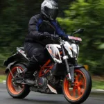 Cómo mejorar tu postura y tu posición en la moto: consejos prácticos