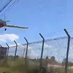 Avioneta que colaboraba con la Conaf se estrelló contra el tendido eléctrico y dos vehículos en la Ruta 5 Sur-piloto muerto en talca