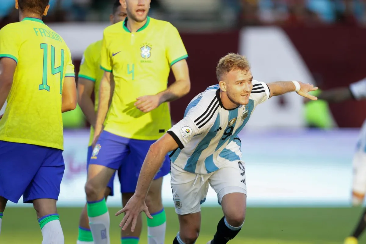 0-1. Argentina vence a Brasil, lo saca de los Juegos Olímpicos y le da una mano a Paraguay