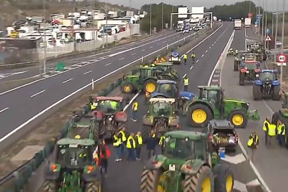 españa-Agricultores de tres países europeos se movilizan por mejores condiciones laborales y comerciales