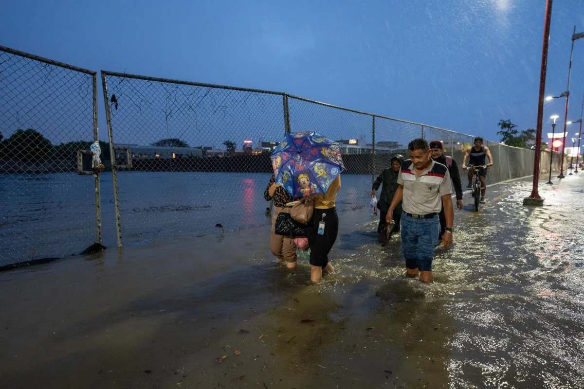 Al menos seis muertos y más de 27.000 afectados por las fuertes lluvias en Ecuador