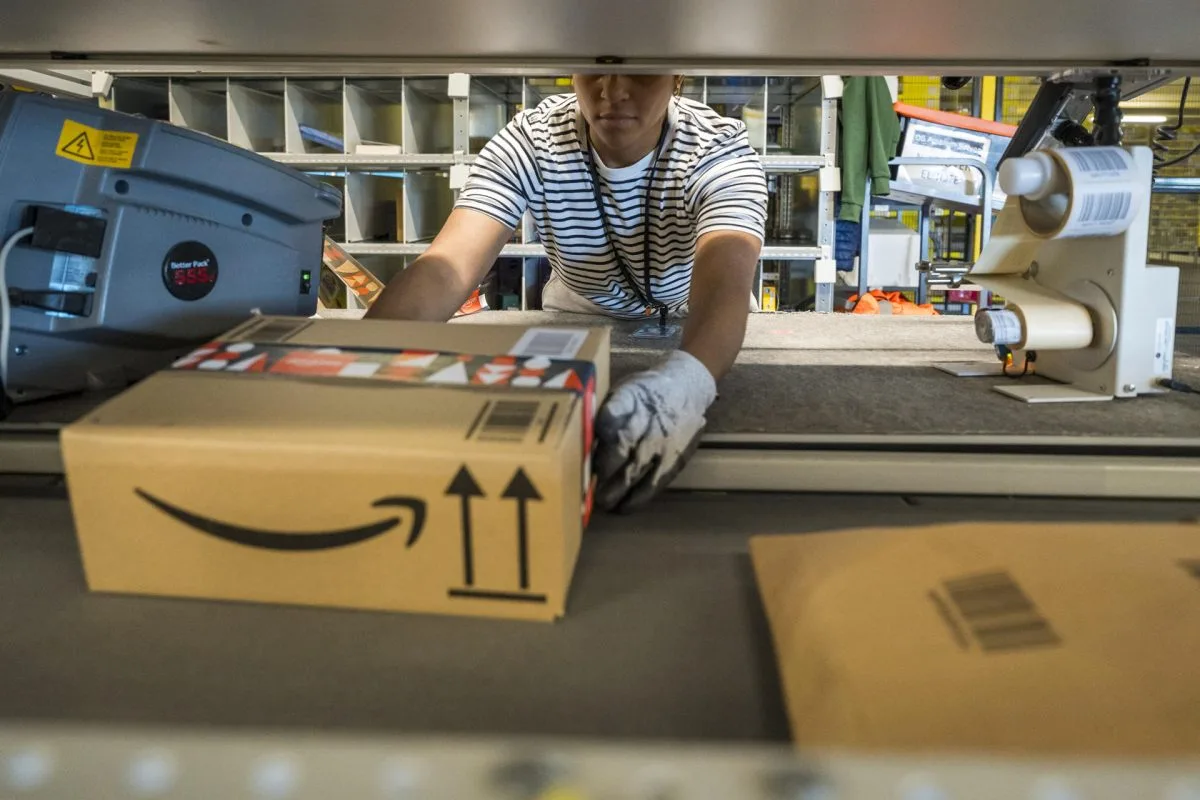 Amazon retira libros sobre el cáncer de Carlos III escritos supuestamente por IA