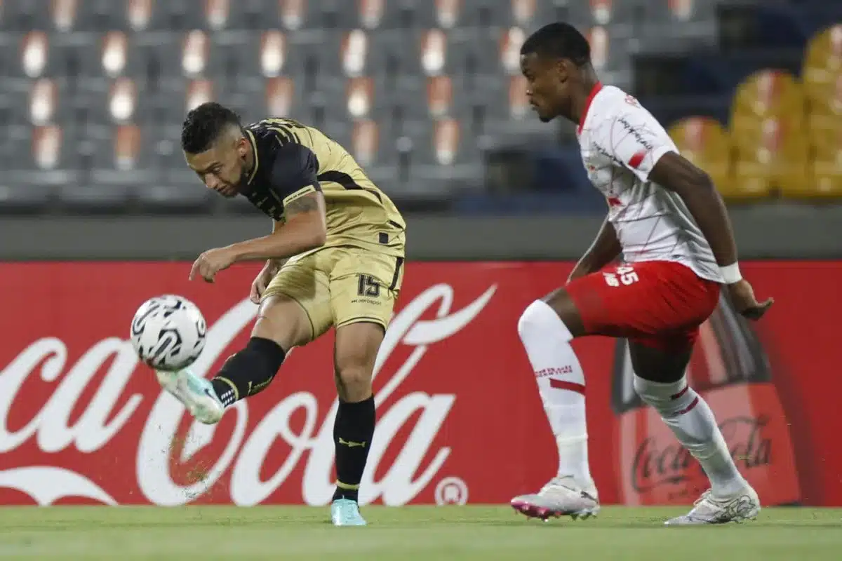 Bragantino vence en los penaltis a Águilas Doradas y avanza a la siguiente fase