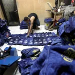 Científicos crean formas potencialmente más ecológicas de teñir de azul la tela vaquera