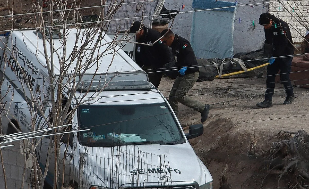 Encuentran cinco cuerpos en tres fosas clandestinas en Juárez y Chihuahua