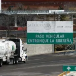 Exportadores de la frontera de México están en alerta por el cierre de cruces con EE.UU.