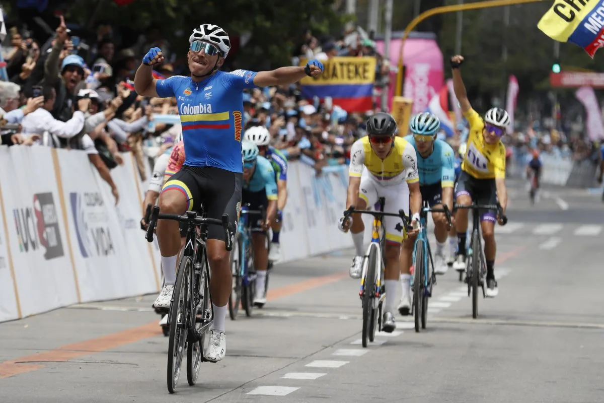 Jhonatan Restrepo gana la ultima etapa, Rodrigo Contreras el Tour Colombia