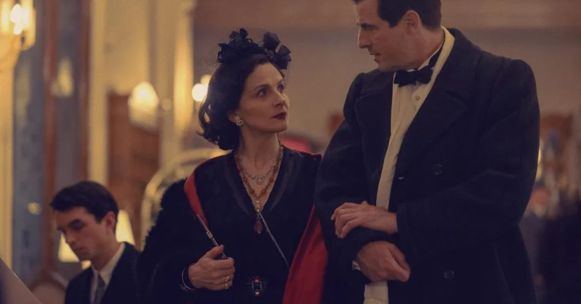 Juliette Binoche explora las oscuras decisiones de Coco Chanel en ‘The New Look’